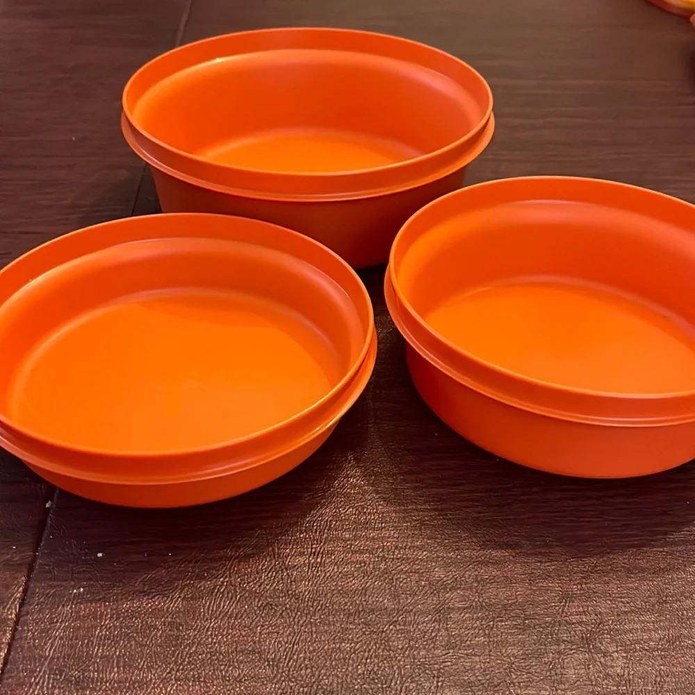 6 piece Tupperware Bowl set